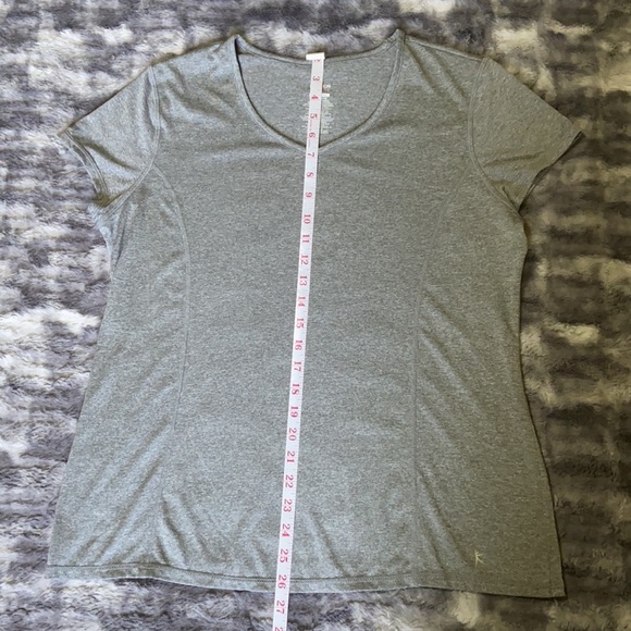 🌟Danskin Now Solid Gray Semi-Fitted V-Neck Short Sleeve Shirt Size XL/XG(16-18) - Picture 4 of 6